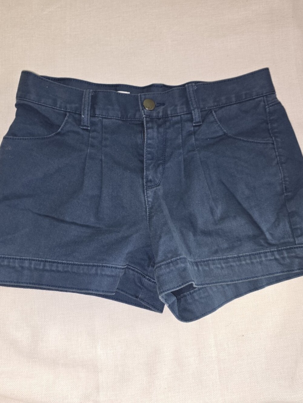 GAP 1969 Shorts Sz 2 (26) Faded Blue Pleated High Rise Stretch Solid